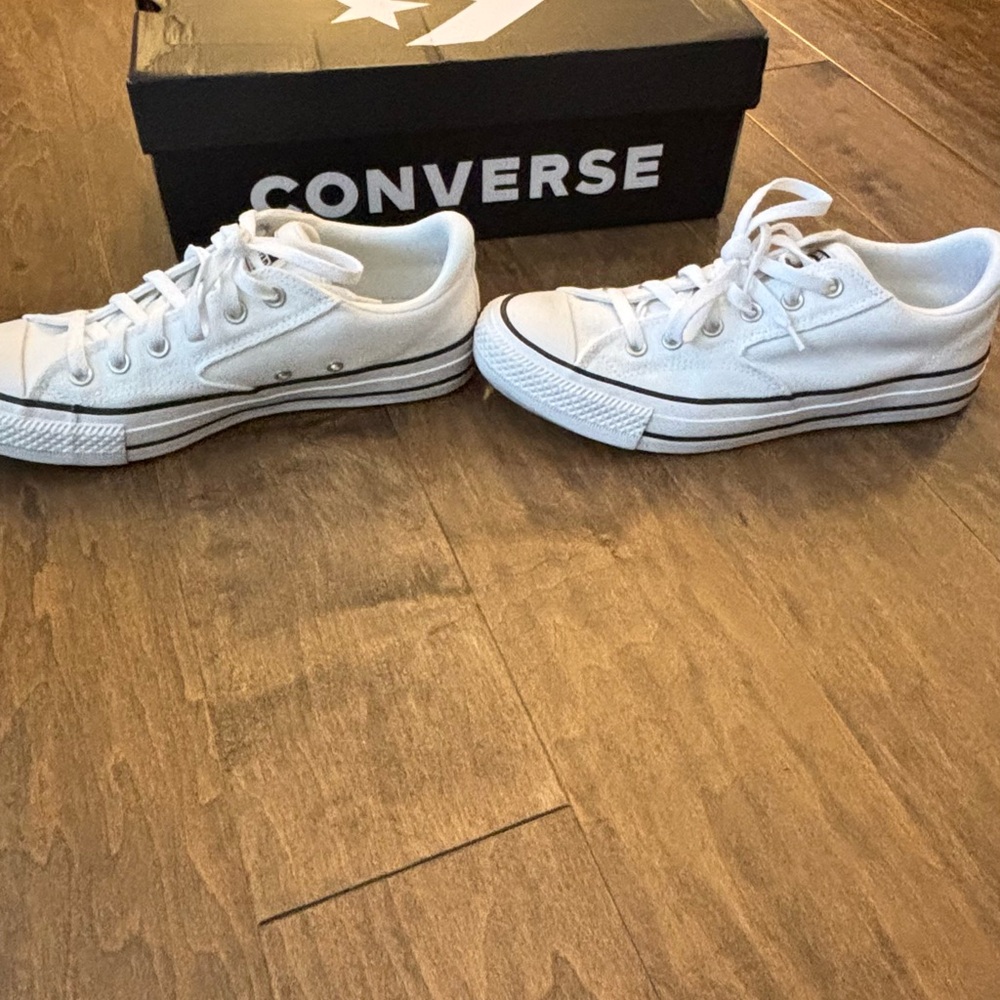 Converse Classic White Lace-Up Sneakers - Picture 5 of 8